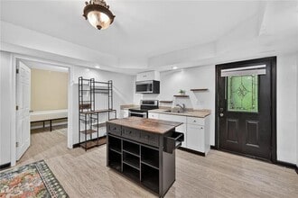 Building Photo - 2986 Courtland Oaks Trail SW