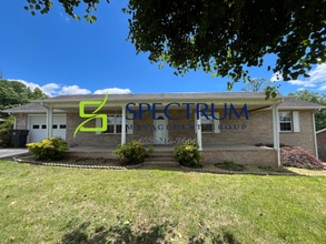Building Photo - 4860 Brookview Dr