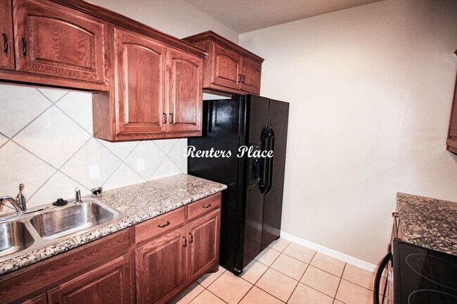 Foto del edificio - 10719 Douglas Cir