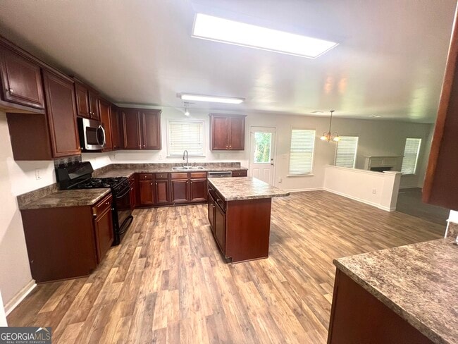 Building Photo - 4201 Kenwood Trail