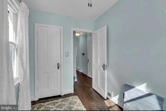 Foto del edificio - 4011 Blaine St NE