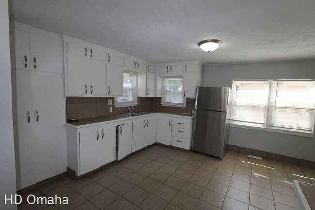 Building Photo - 5 br, 2 bath House - 5041 S. 39th St.