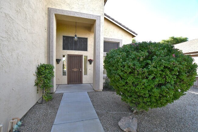 Foto del edificio - Great Chandler Property 4 beds 2 baths 235...
