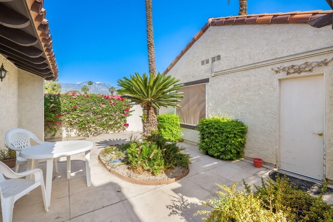 Building Photo - 61 Cll Solano