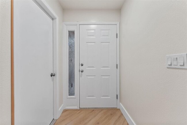 Building Photo - 3058 Overlook Pl