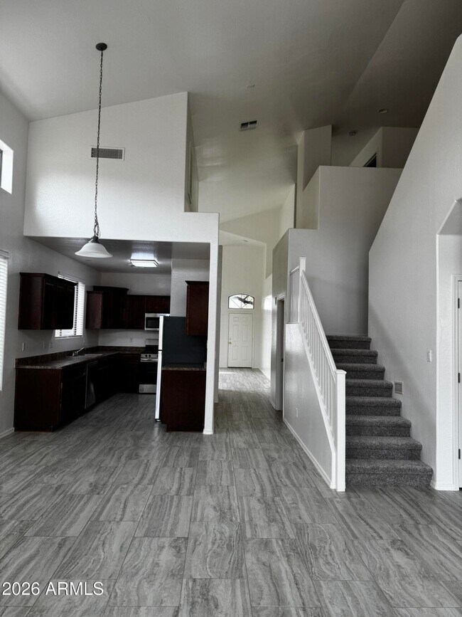 Foto del edificio - 15456 W Mescal St