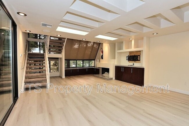 Photo - 200 P St Apartment