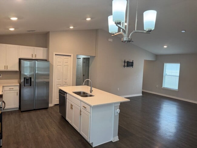 Building Photo - Charming Winter Haven Rental!