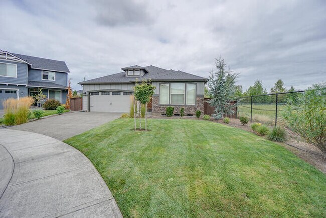 Building Photo - NEWER THREE BEDROOM IN CUL-DE-SAC