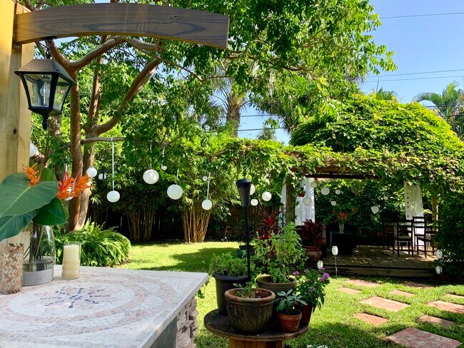 Foto del edificio - 825 NE 1st St