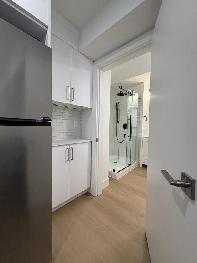 Building Photo - 1631 Emerson Ct