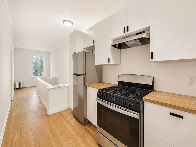Photo - 902 S Claremont Ave (Chicago, IL) Apartment