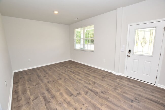 Building Photo - 468 Rosemount