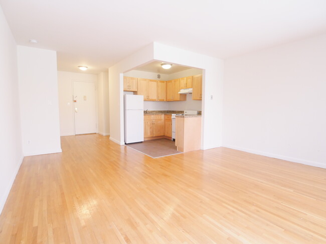 Interior Photo - 353 East 78th Street