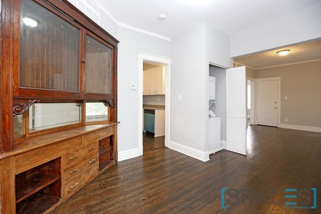 Building Photo - 2701 N Albany Ave