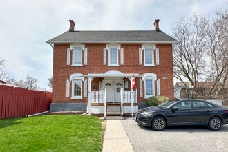 Building Photo - 356 Ritson Rd S