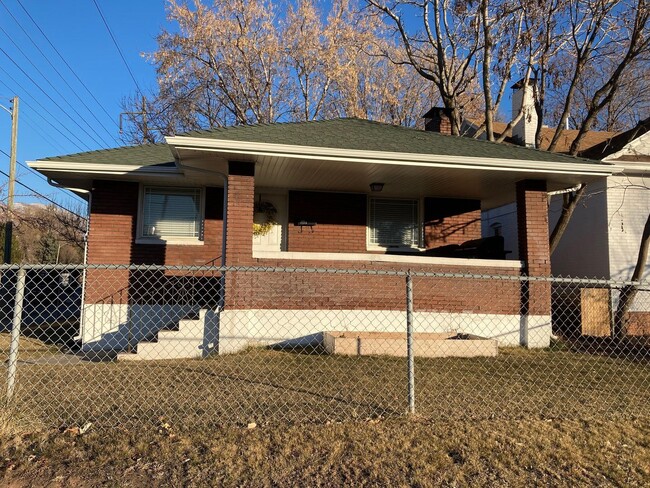 Building Photo - Beautifully Updated (Liberty Park) Bungalow