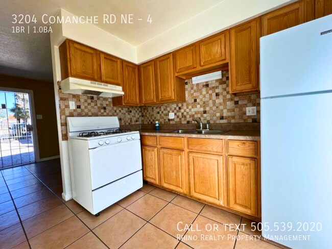 Foto del edificio - 3204 Comanche Rd NE