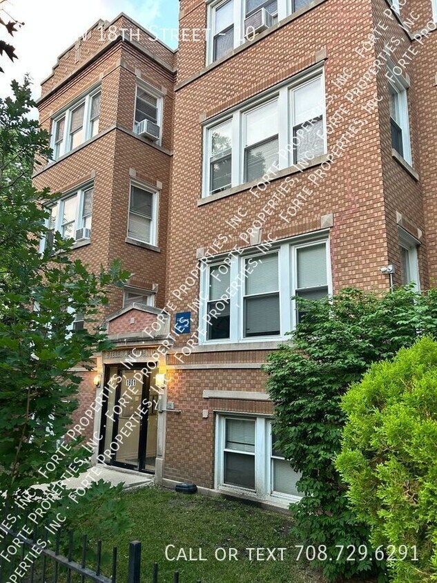 5041 W 18th St Unit 10, Cicero, IL 60804 Room for Rent in Cicero, IL