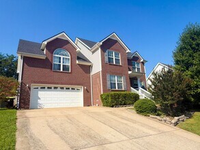 Building Photo - 625 Winding Bluff Way