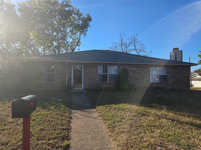 Foto del edificio - 6000 Maple Springs Dr