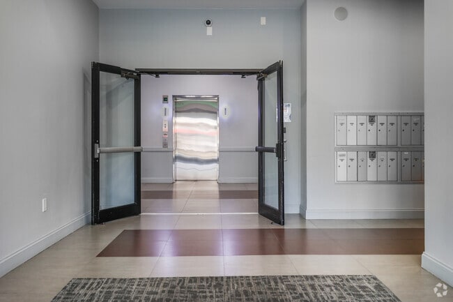 Lobby Photo - 24 Mount Vernon  24 Mount Vernon Apartments