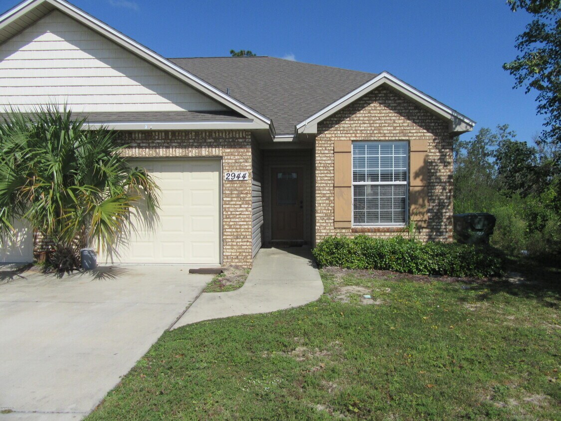 Primary Photo - 2944 Palmetto Ridge Way
