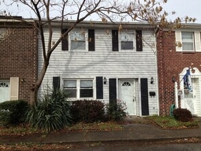 Building Photo - 4524 Notre Dame Ct
