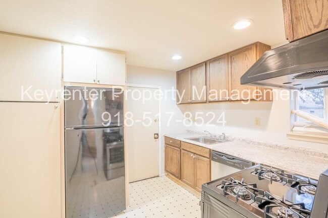 Building Photo - S Joplin Ave Triplex