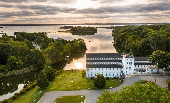 Foto del edificio - 40 Web Ave