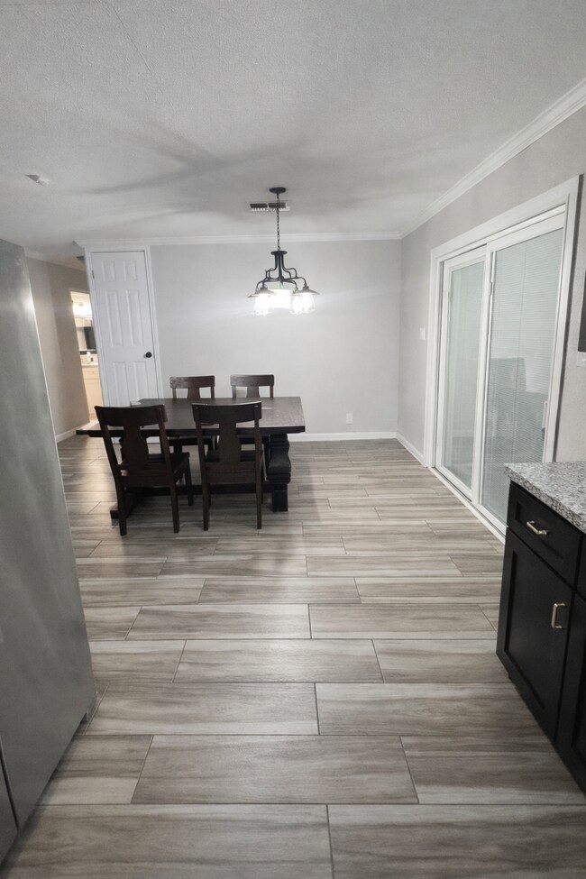 Foto del edificio - 1004 Starlite Dr