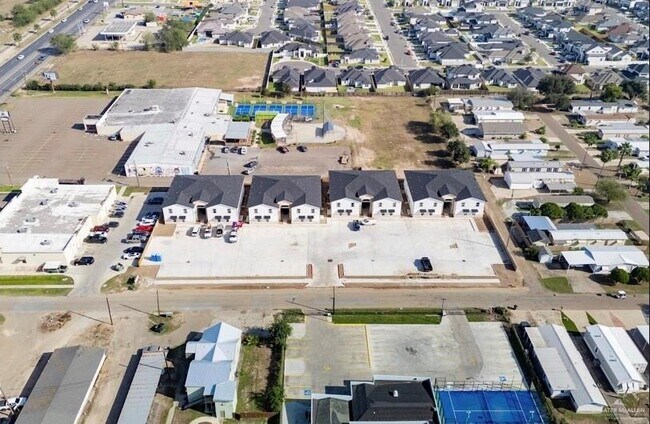 Building Photo - 18 Ragland Rd