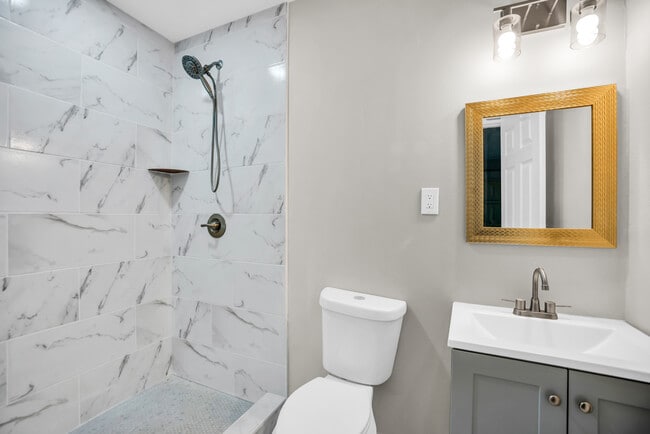 Foto del edificio - 125 Vandenburg Dr