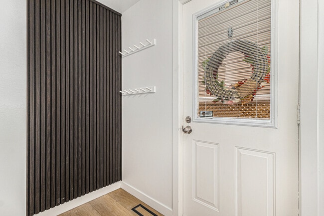 Building Photo - 1665 Teakdale Ave