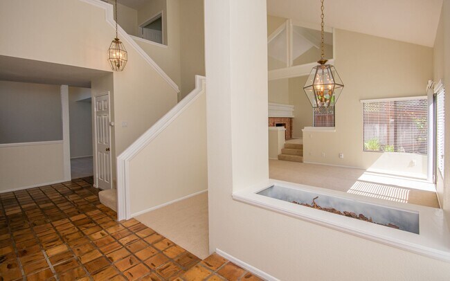 Building Photo - Wonderful 3BR/2.5BA La Costa Home!!!