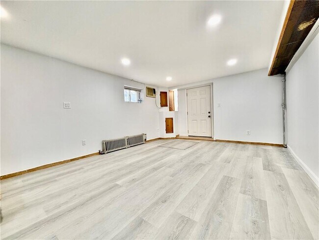 Foto del edificio - 8689 15th Ave