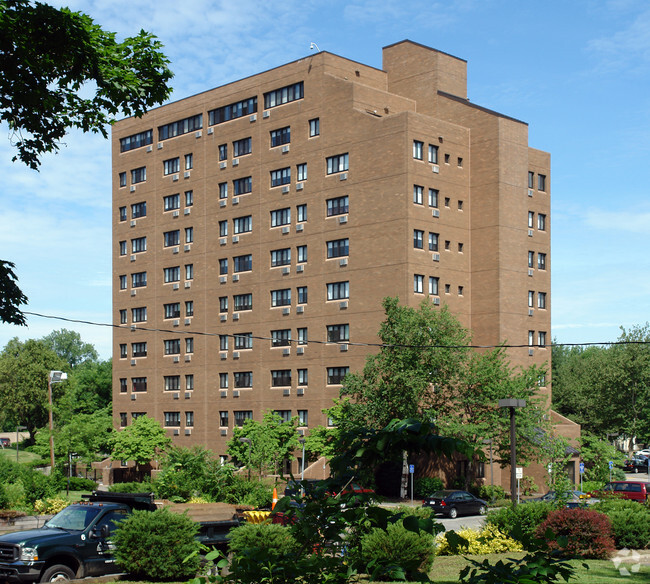 Building Photo - Pynchon & Edgewater Apartments