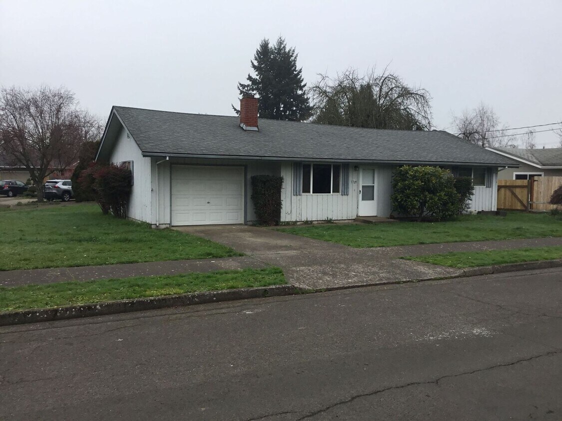 17251729 Linnea Ave, Eugene, OR 97401 Townhome Rentals in Eugene OR