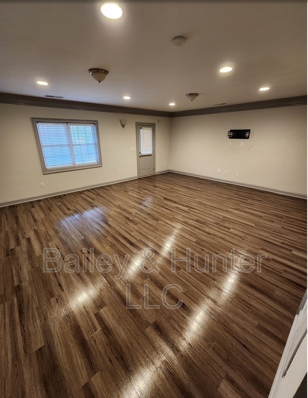 Foto del edificio - 3365 Regent Pl SW