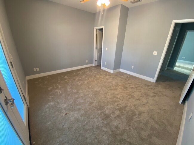 Foto del edificio - 8603 Marlin Pl