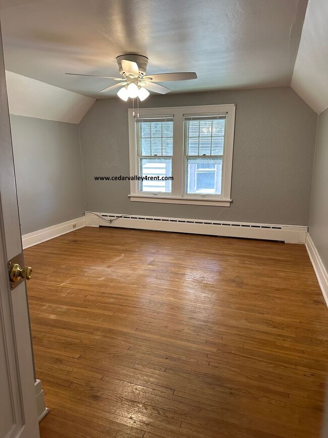 Building Photo - Charming 4 Bedroom, 2 Bathroom House for R...