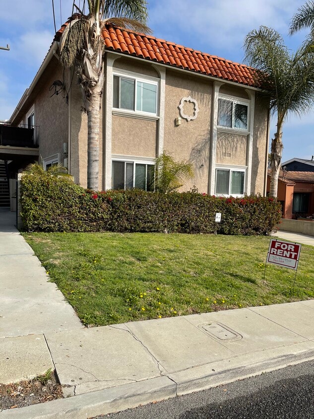 2105 Speyer Ln Unit C, Redondo Beach, CA 90278 Apartments in Redondo