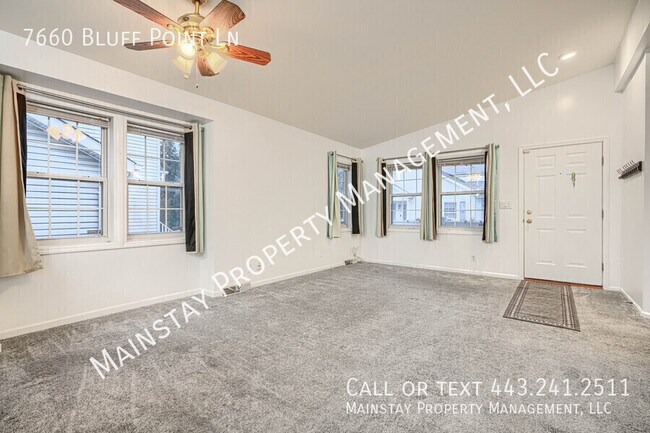 Foto del edificio - 7660 Bluff Point Ln