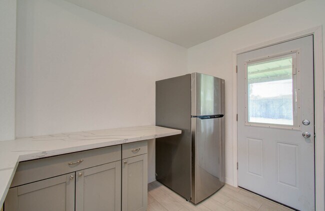 Building Photo - 12642 Alice Ln