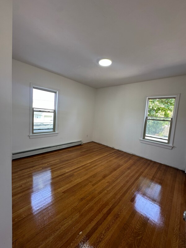 Foto del edificio - 22 Stoughton Ave