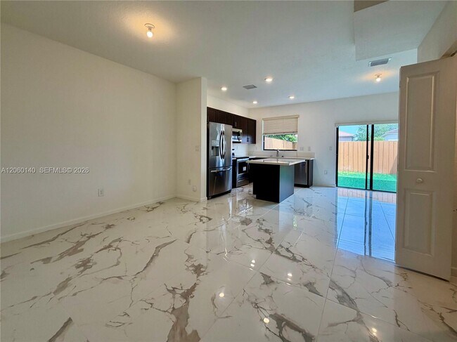 Foto del edificio - 18110 SW 148th Rd