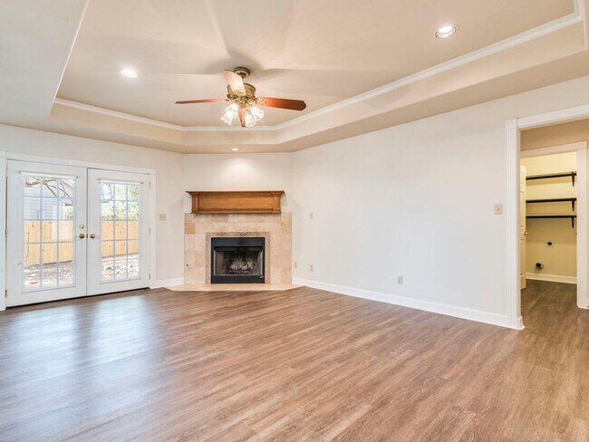 Building Photo - 435 Summit Ridge Dr N