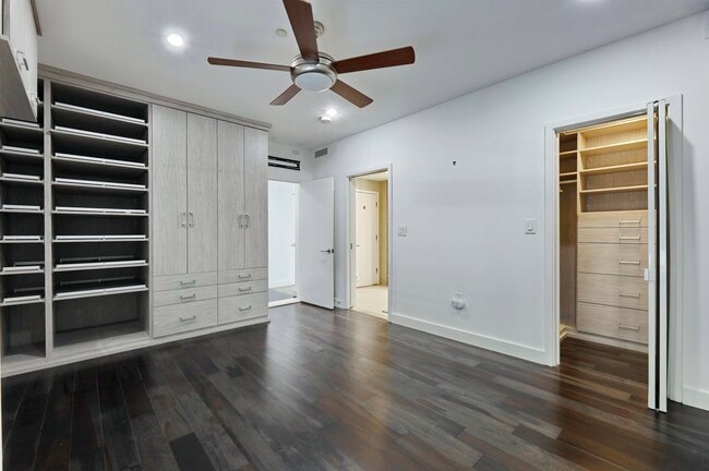 Foto del edificio - 600 Harbor Blvd