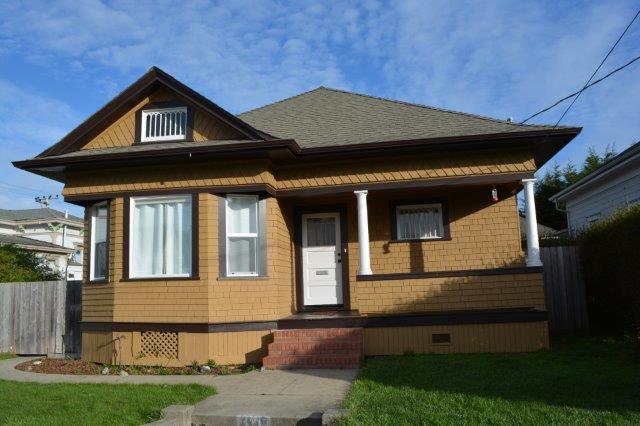 Primary Photo - BEAUTIFUL! 3/2, yard, garage, pet friendly