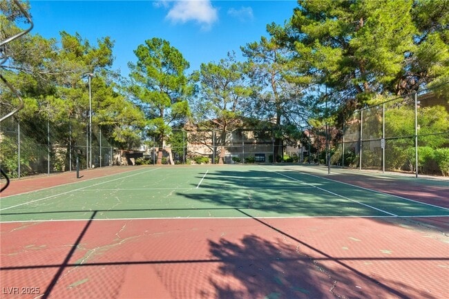 Foto del edificio - 7200 W Pirates Cove Rd